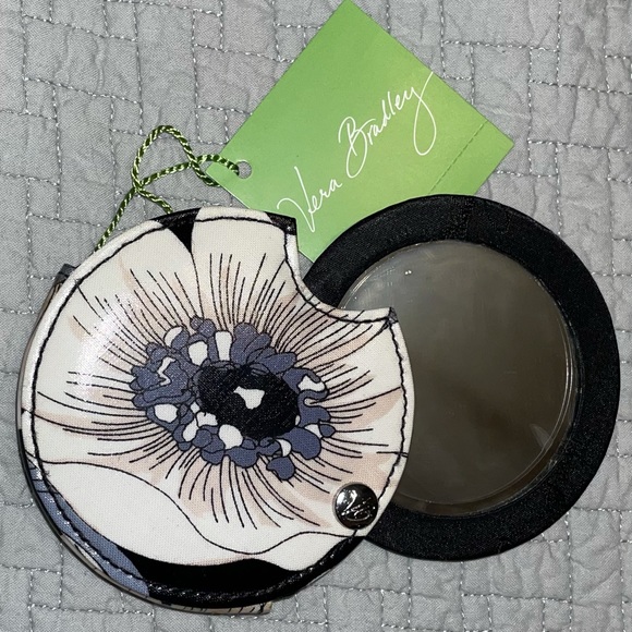 Vera Bradley mirror Camellia - Picture 1 of 2